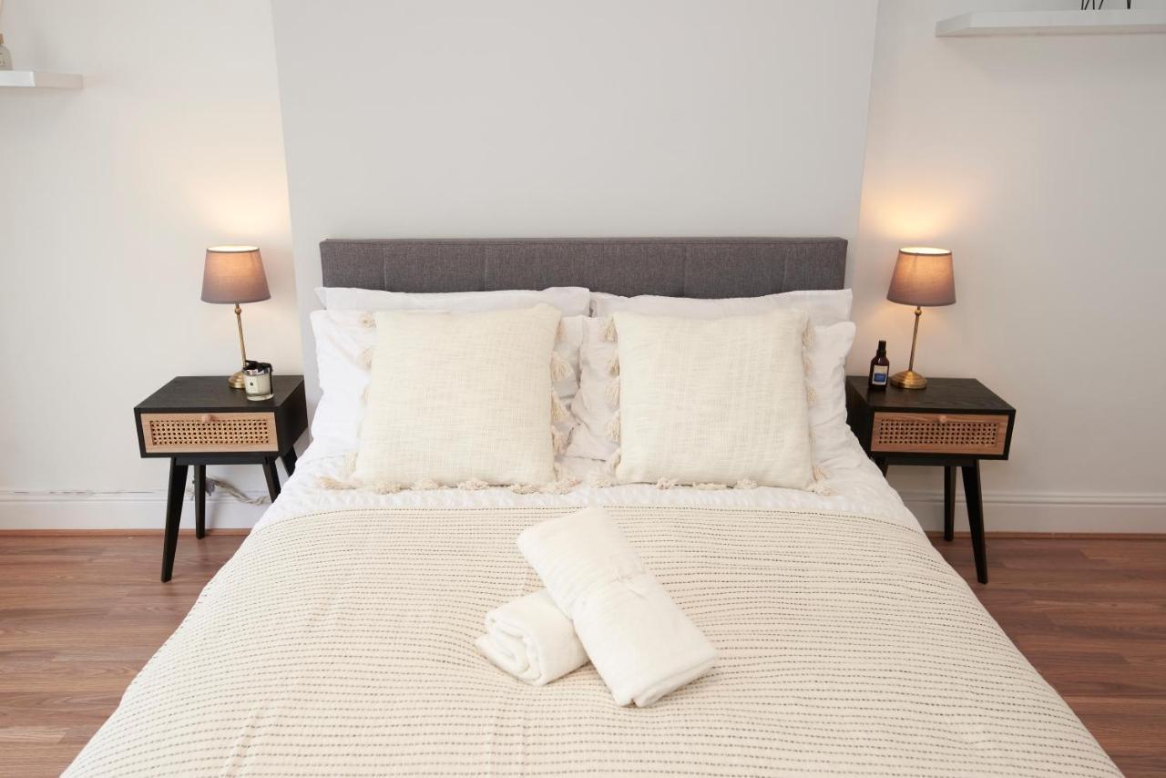Excellent, Three Bedroom North London Apartment With Free Parking Εξωτερικό φωτογραφία
