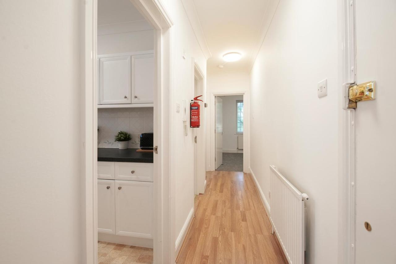 Excellent, Three Bedroom North London Apartment With Free Parking Εξωτερικό φωτογραφία